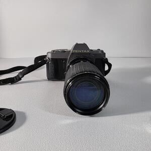 Pentax P30t Camera W/Sigma Zoom-K II 1:4.5 70-210mm Multi-Coated Lens